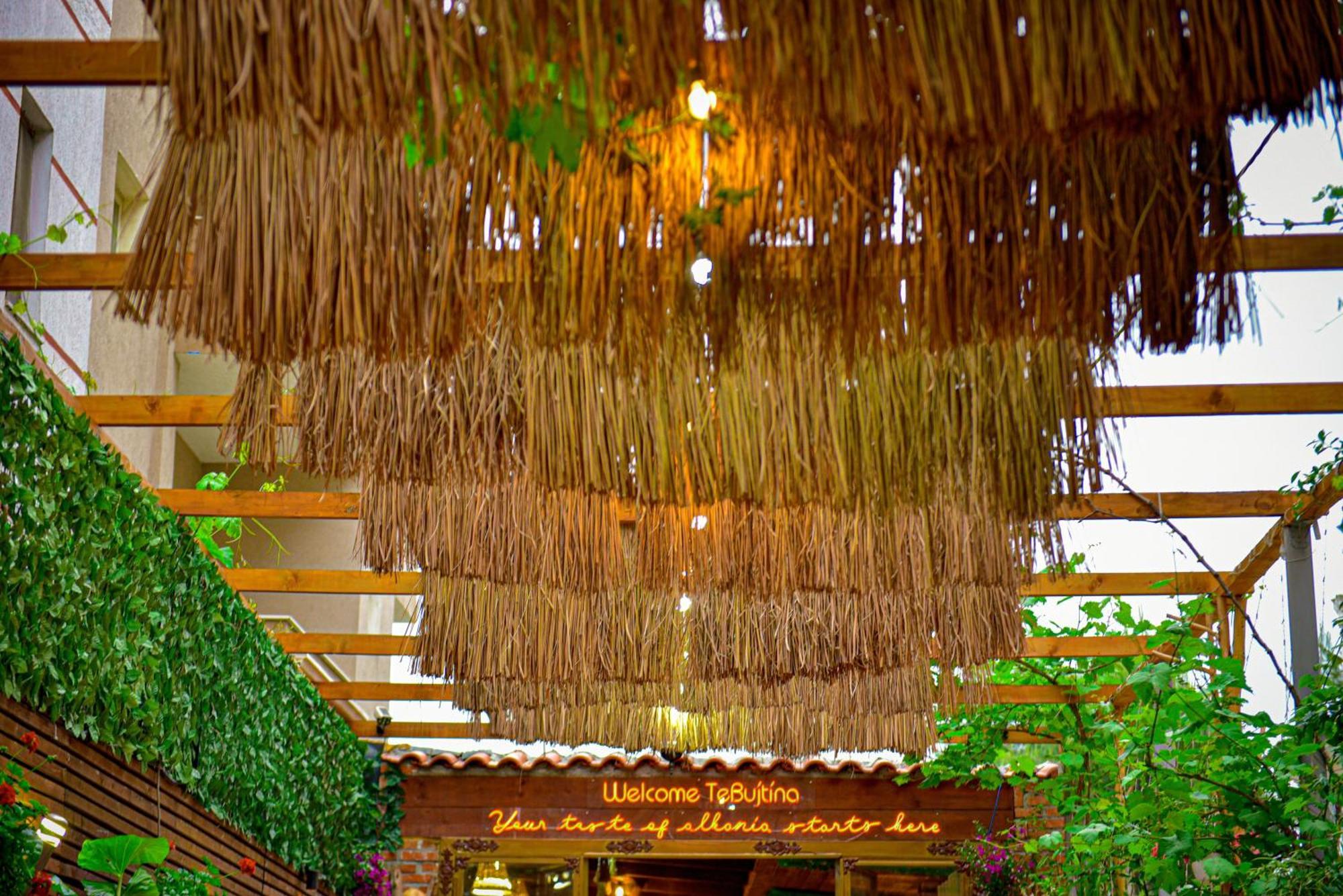 Te Bujtina Hotel- Cozy Stay With Traditional Breakfast Near Beach Golem  Extérieur photo