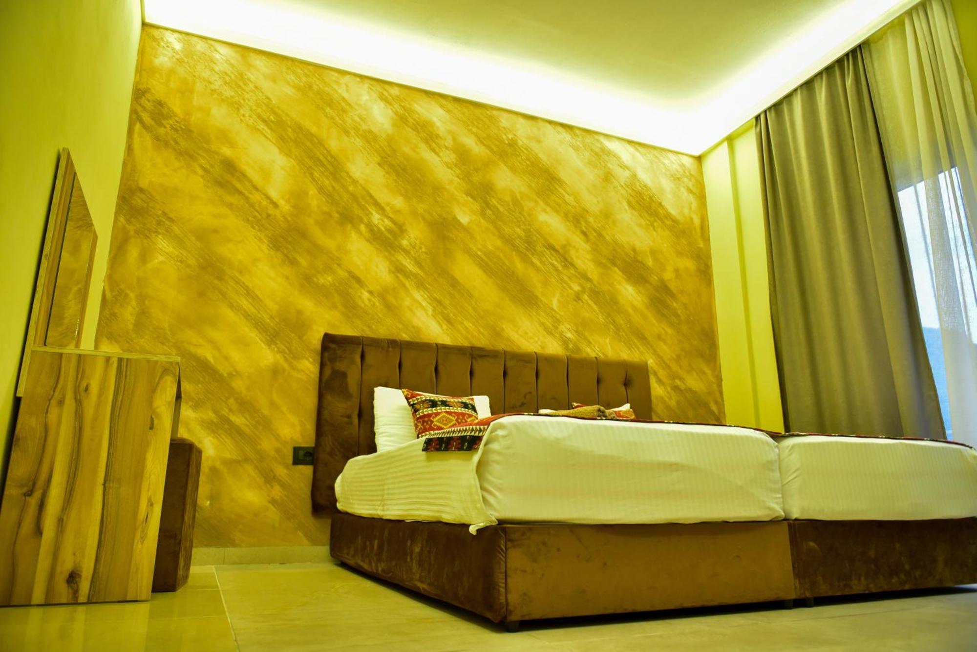 Te Bujtina Hotel- Cozy Stay With Traditional Breakfast Near Beach Golem  Extérieur photo